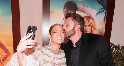 Ben Affleck Berikan Kecupan Manis di Kening Jennifer Lopez di Premier Film Terbarunya, Shotgun Wedding