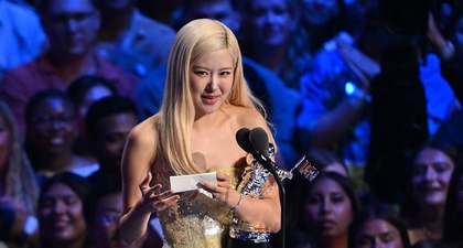 Ros&eacute; Raih Kemenangan dengan Gaun Payet Kuning Berkilau di MTV VMA 2025