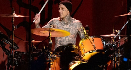 Fakta Tentang Travis Barker yang Sedang Menjalani Rawat Inap