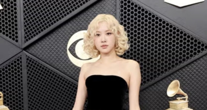 Ros&eacute; Cetak Sejarah di Grammy Awards 2026 dengan Gaun Hitam Putih yang Dramatis