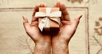 12 Ide Hadiah Unik untuk Peringati Hari Jadi