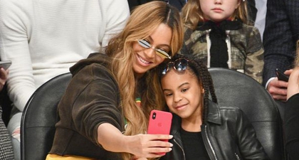 Beyonc&eacute; Membagikan Foto Selfie Bersama Ketiga Anaknya yang Belum Pernah Dilihat