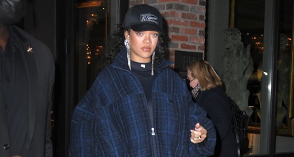 Rihanna Tampil Sporty dengan Memadukan Sepatu Balenciaga dan Topi Bisbol