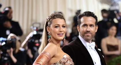 Blake Lively Berkata Bahwa Memiliki Anak Membuatnya Merasa "Nyaman di Tubuh Saya Sendiri"