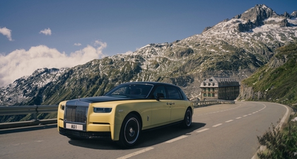 Rolls-Royce Rayakan 60 Tahun Goldfinger dengan Phantom Extended Edisi Khusus yang Luar Biasa