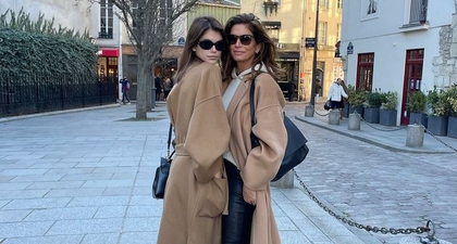 Cindy Crawford &amp; Kaia Gerber Tampil Kembar Mengenakan Mantel Berwarna Camel saat Berada di Paris