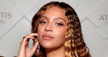 Beyonc&eacute; Tampil Langka di Karpet Merah dengan Gaun Bermotif serta Belahan Paha yang Membuat Jantung Berdebar