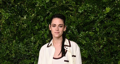 Kristen Stewart Membuat Busana Piyama Terlihat Begitu Chic