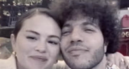 Selena Gomez Semakin &ldquo;Jatuh Cinta&rdquo; pada Benny Blanco dalam Video yang Manis