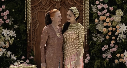 Prosesi Haru Tradisi Siraman Luna Maya Menjelang Pernikahan