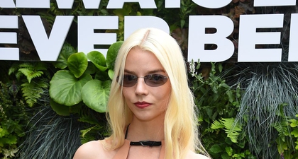 Anya Taylor-Joy Membawa Nuansa Unik ke Wimbledon dengan Tas Berbentuk Kenari