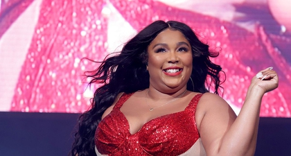 Lizzo Merayakan Berakhirnya Musim Dingin dengan Bikini Hitam yang Seksi