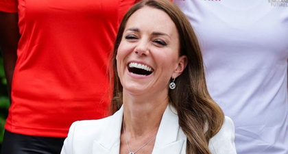 Kate Middleton Tampak Mengenakan Busana yang Sangat Cocok untuk Musim Panas Ini