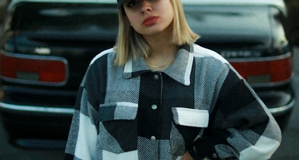 Gaya Outfit Wanita Era '90-an: Apa yang Tren di Masanya?