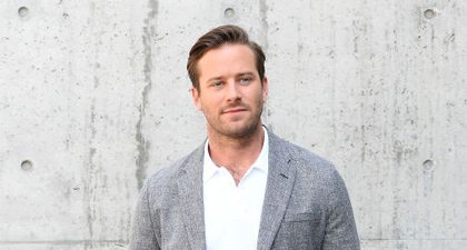 Akhirnya Armie Hammer Buka Suara Mengenai Skandal yang Menimpa Dirinya