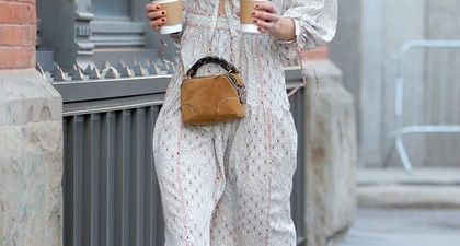 Katie Holmes Mengenakan Gaun Bernuansa Musim Semi dari Ulla Johnson