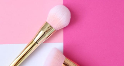 Cara Membersihkan Brush Makeup dengan Benar agar Bebas Bakteri dan Tahan Lama