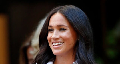 Meghan Markle Pakai Salah Satu Tampilan Khasnya untuk Acara Pembacaan Khusus "The Bench"