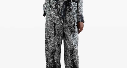 4 Pantsuit Berwarna Bold untuk Acara Formal