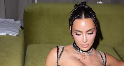 Kim Kardashian Lanjutkan Tren &ldquo;Berbulu&rdquo; dengan Kenakan Bra dari Anyaman Rambut
