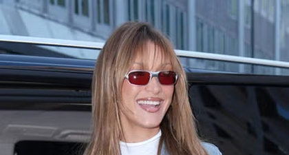 Bella Hadid Bawa Sentuhan Gaya Personalnya ke Milan dengan Tampilan Denim on Denim