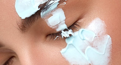 10 Cara Pakai Eye Cream yang Benar agar Mata Terlihat Segar dan Awet Muda