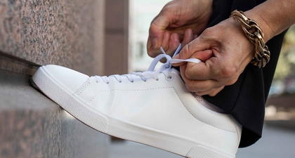 Cara Memilih Sneakers yang Nyaman & Memadukannya di Berbagai Kesempatan