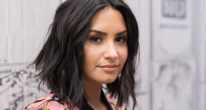 Demi Lovato Pamerkan Stretch Mark &amp; Bercerita tentang Pemulihan Dirinya dari Bulimia