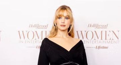 Gaya Elegan Maternity Jennifer Lawrence di Karpet Merah