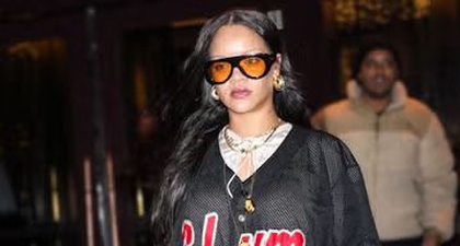 Rihanna Tampil Dengan Gaya Boho Versi Pemain Basket