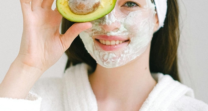 Kulit Lembut Bercahaya dengan Manfaat Alpukat untuk Wajah