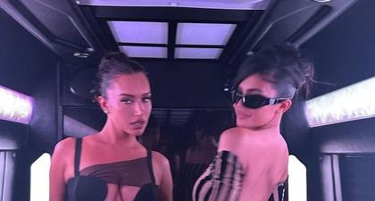 Kylie Jenner Menyalurkan Aura "Vixen" Lewat Balutan Gaun Ketat Berpotongan Rendah