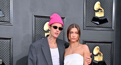 Hailey Bieber Tanggapi Asumsi Bahwa Dirinya Hamil Setelah Penampilan di Grammy