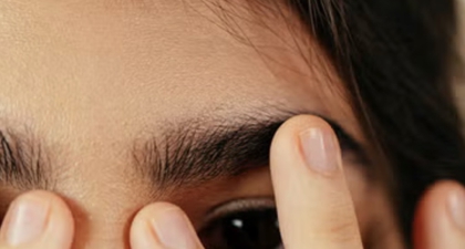 10 Cara yang Direkomendasikan Dokter Kulit untuk Menghaluskan Kerutan Dahi&nbsp;