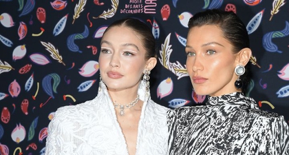 Bella dan Gigi Hadid Membintangi Kampanye Terbaru untuk Versace