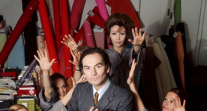 Desainer Fashion Ikonis Pierre Cardin Meninggal di Usia 98 Tahun