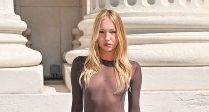 Lila Moss Tampil Keren dengan Atasan Transparan Saat Hadiri Peragaan Saint Laurent di Paris