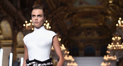 Cara Delevingne Kembali Berjalan untuk Runway Balmain