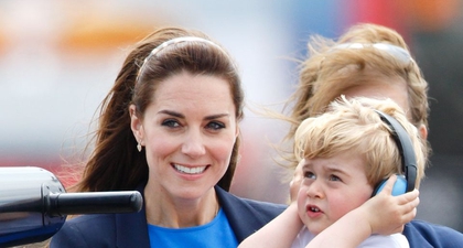 Kate Middleton Mengenakan Gaun Biru dari Stella McCartney