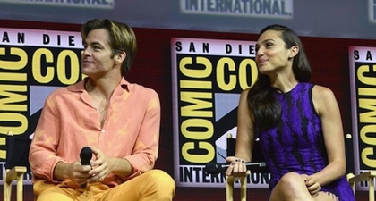 Gal Gadot Reuni Dengan Chris Pine di Comic-Con