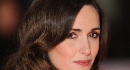 Adopsi Riasan Natural Rose Byrne