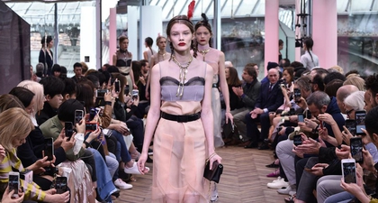 Prada Membawa Pertunjukan Runway Berikutnya ke New York