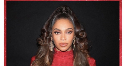 Beyonce Mengenakan Gaun Merah Ketat Berhiaskan Kristal 