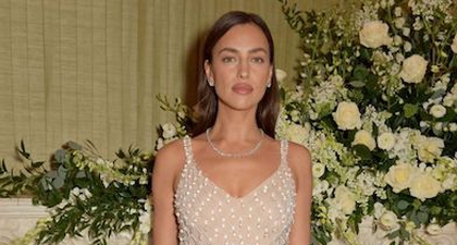 Irina Shayk Menunjukkan Cara Elegan untuk Berpakaian Seksi