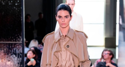 Penampilan Eksklusif Kendall Jenner di Show Burberry