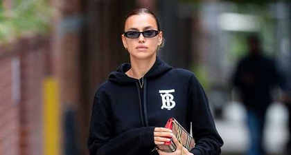 Irina Shayk Bergaya Seperti Anak Sekolahan dengan Koleksi Burberry