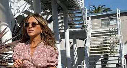 Tengok Kelucuan Anjing Peliharaan Baru Milik Jennifer Aniston, Lord Chesterfield