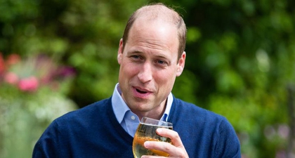 Pangeran William Coba Protokol Baru Sebuah Pub di Inggris