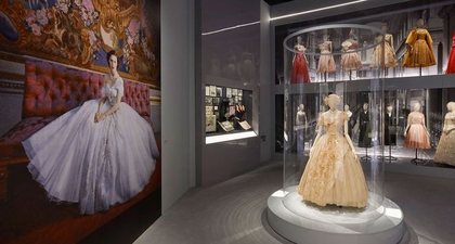 Pameran Christian Dior di Museum V&A Cetak Rekor Pengunjung