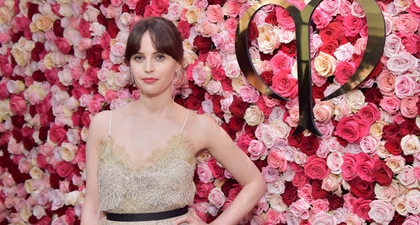 Pendapat Felicity Jones Tentang Makeup dan Olahraga